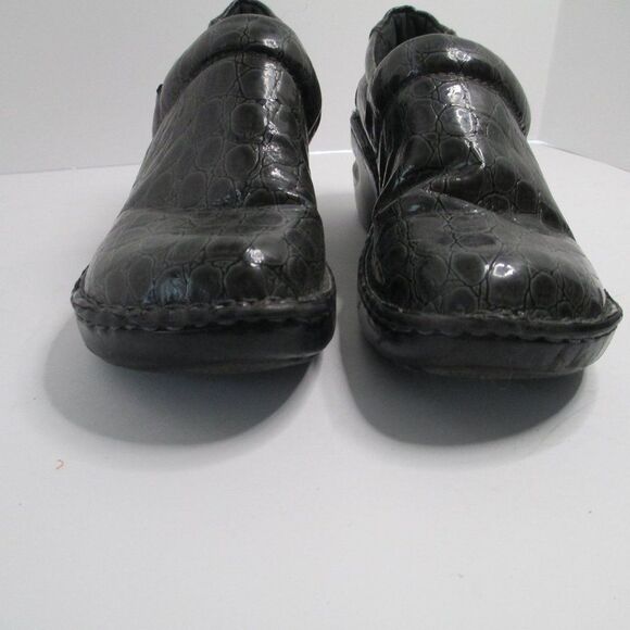 B.O.C. Born of Concept Gray Peggy Crocodile Print Slip-On Clogs Size 7.5/38.5 - Picture 5 of 16